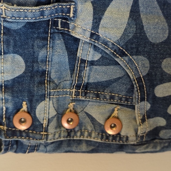 NoBo Daisy print medium weight denim short overalls - Picture 5 of 11